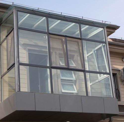 在家庭装修工程中,一般都要进行封阳台的作业,特别是住楼房底层的,更