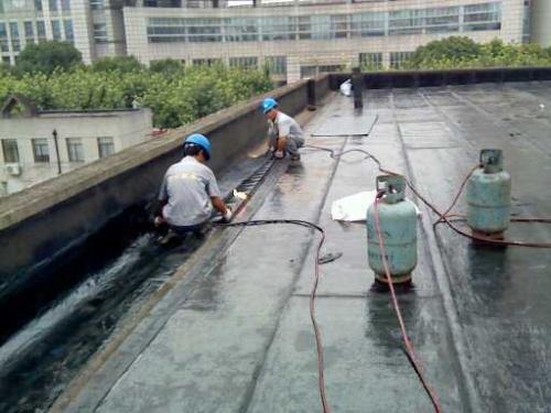 屋顶防水补漏常见方法 向屋顶漏水说拜拜