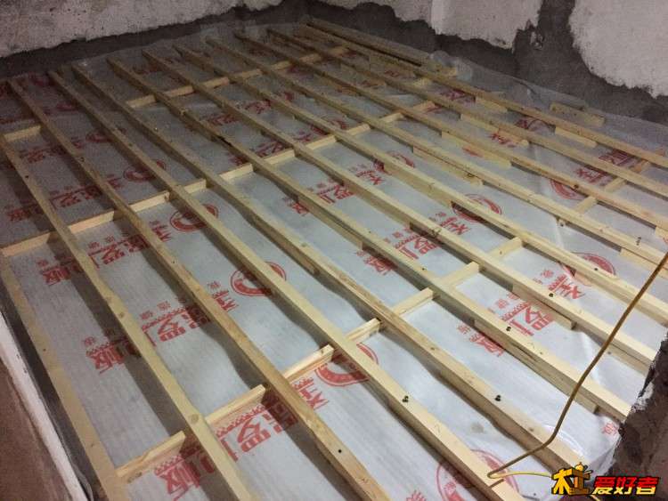 实木地板塑料龙骨装置优缺点详细分析