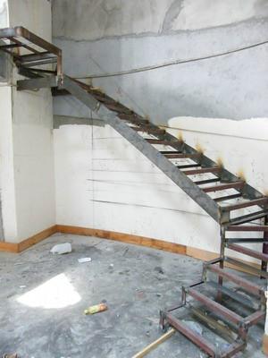 钢结构楼梯安装都需要注意什么