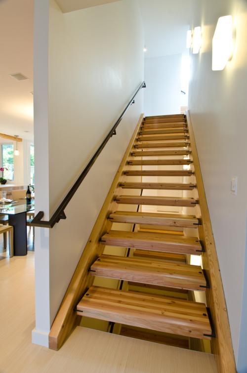 阁楼楼梯尺寸一般是多少?阁楼楼梯装修价格介绍