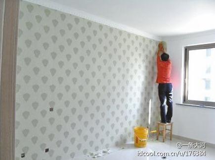 老房装修怎么贴壁纸？